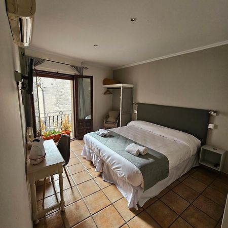 Hostal La Campana Toledo Exteriör bild