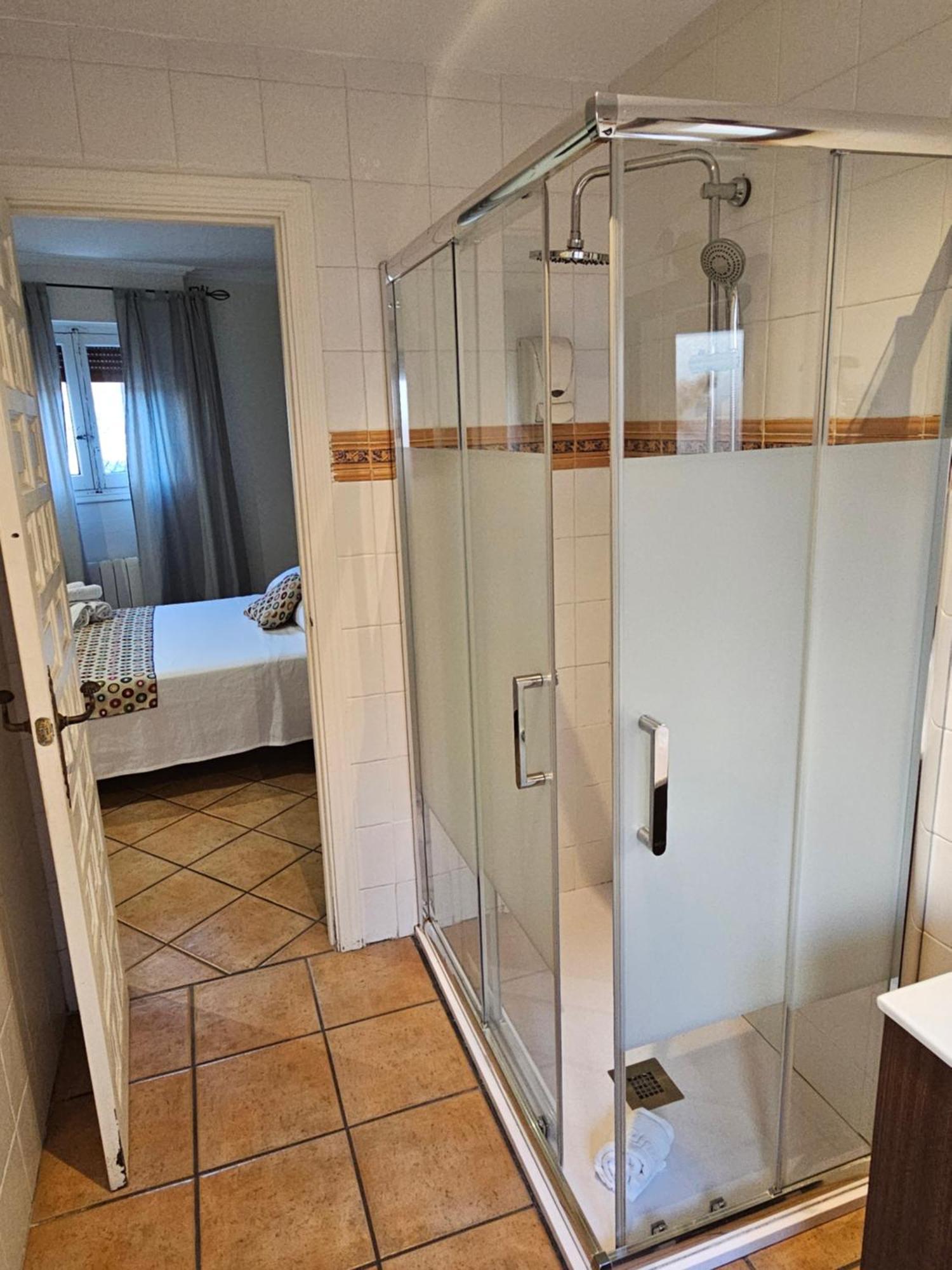 Hostal La Campana Toledo Exteriör bild