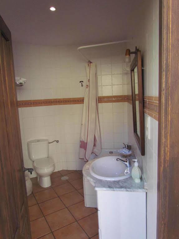 Hostal La Campana Toledo Exteriör bild
