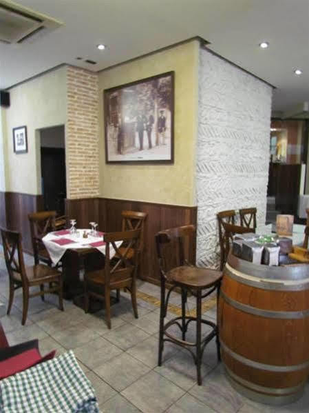 Hostal La Campana Toledo Exteriör bild