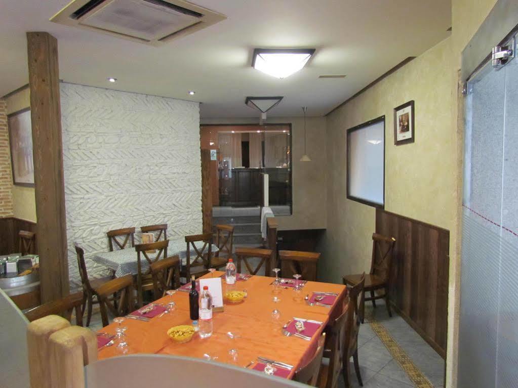 Hostal La Campana Toledo Exteriör bild